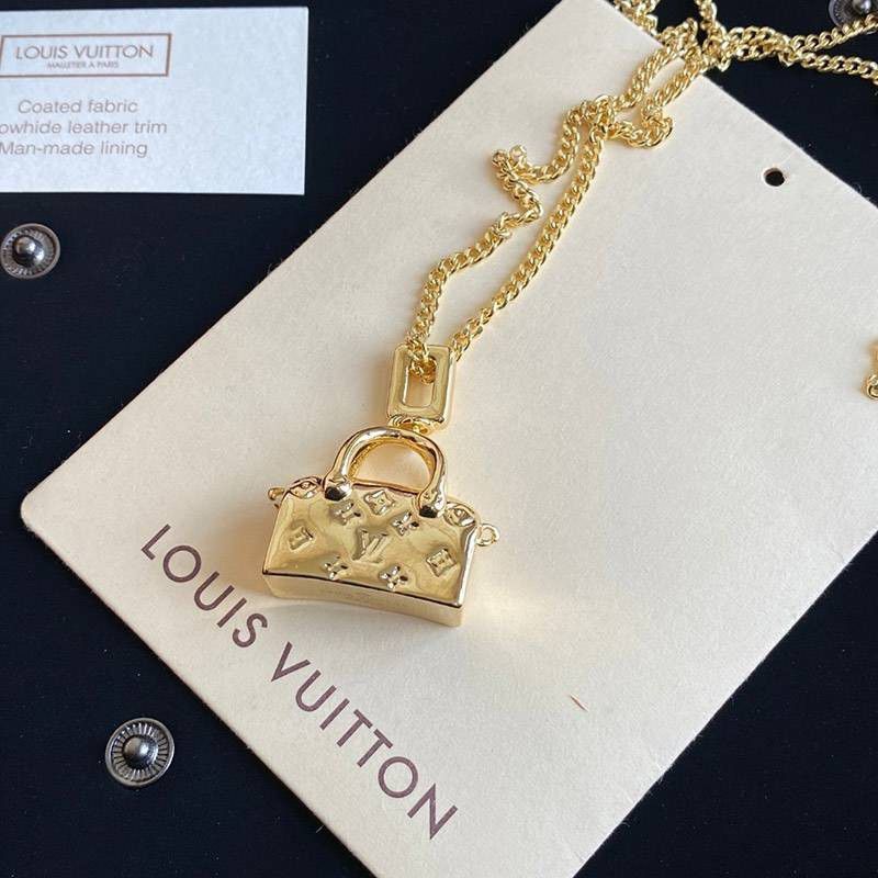 Very popular all over the world? Louis Vuitton LV bag replica necklace vuj71803