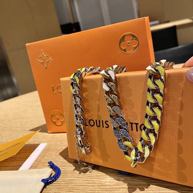 Rare color Louis Vuitton Collier Chain Links Replica Patches Strass Necklace vub40147