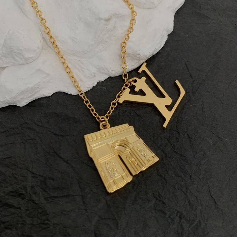 Replica Louis Vuitton pendant not available in Japan? LV & Paris Arc de Triomphe vuj42504