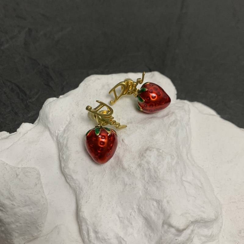 Very popular!! New color Dior fake metal strawberry earrings deu86883