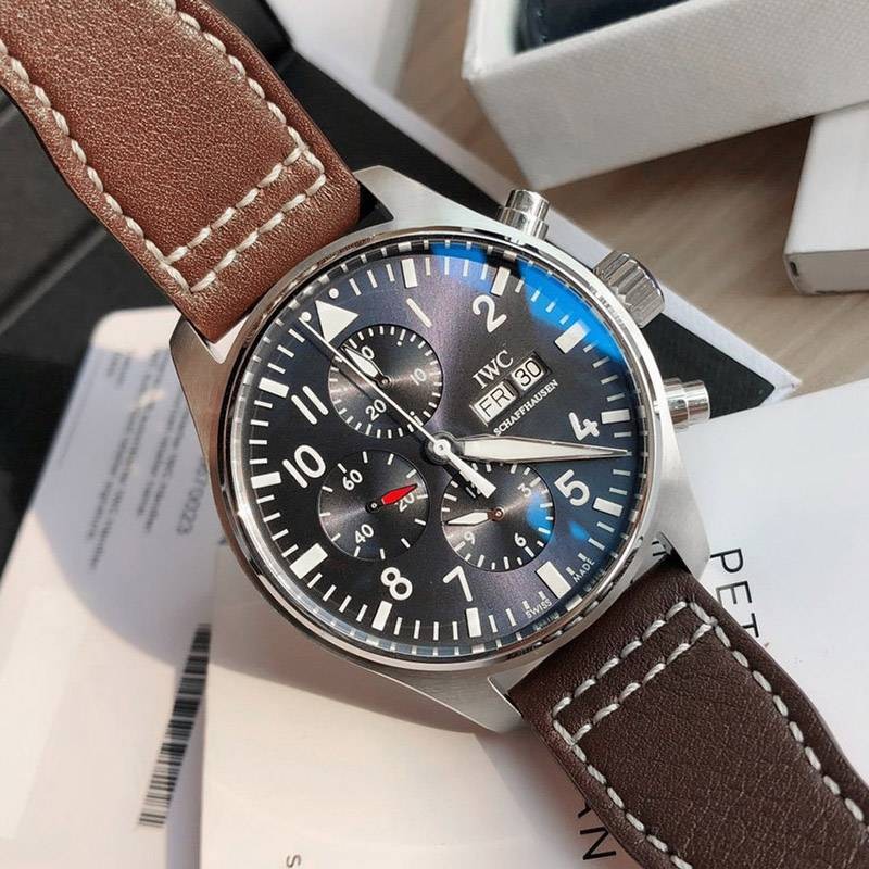 Hard to find IWC replica pilot watch chronograph racing iwg74018