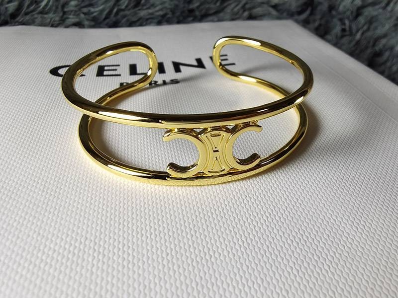 Love at first sight? Celine Mylon Triomphe Cuff Replica Cey44372