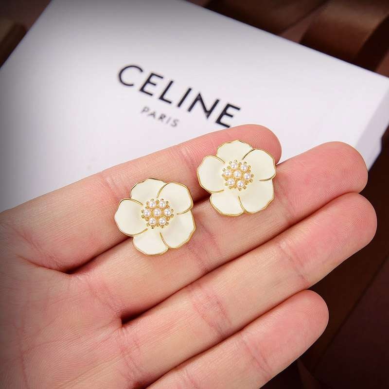 Love at first sight? Celine Flower Glass Pearl Earrings Replica Cea55495 Love at first sight? Celine Flower Glass Pearl Earrings Replica Cea55495