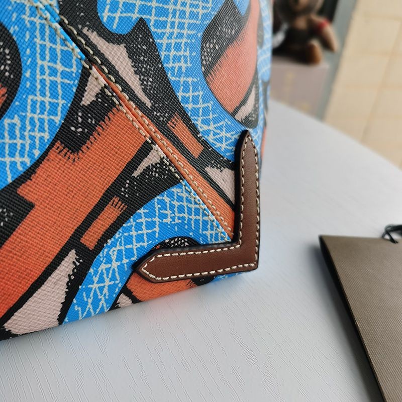 Burberry Medium Check Canvas Beach Tote Replica Bas66327 - Popular all over the world