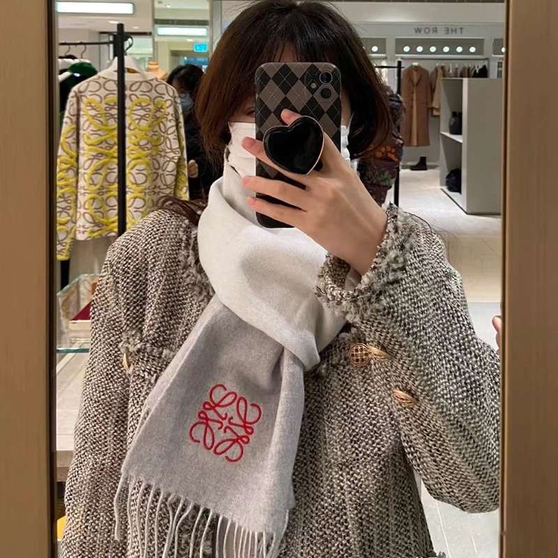 Extremely rare! Loewe Bicolor Scarf Replica (Wool & Cashmere) loj32652 Extremely rare! Loewe Bicolor Scarf Replica (Wool & Cashmere) loj32652