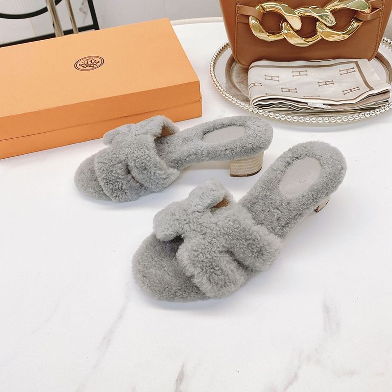 No. 1 in cumulative total sales! Hermes Oran fur sandals and mules replica eru81841