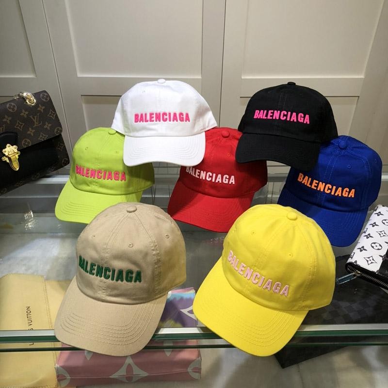 First come, first served? Balenciaga White Logo Cap Replica bag33562