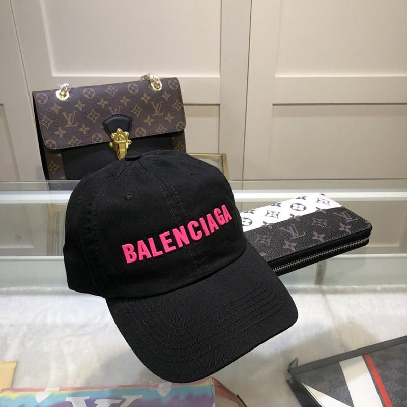 First come, first served? Balenciaga White Logo Cap Replica bag33562