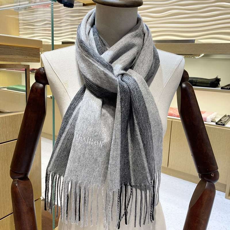 Stylish? Louis Vuitton Cashmere Tassel Scarf Replica vuf18361