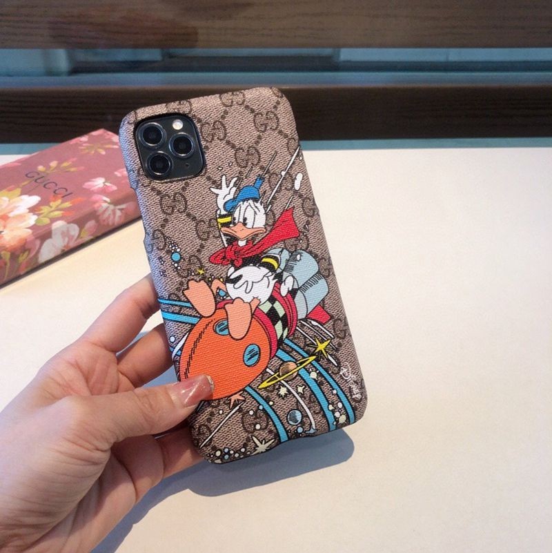 Very popular!! New color Gucci Disney collaboration Donald Duck iPhone case copy gub66546