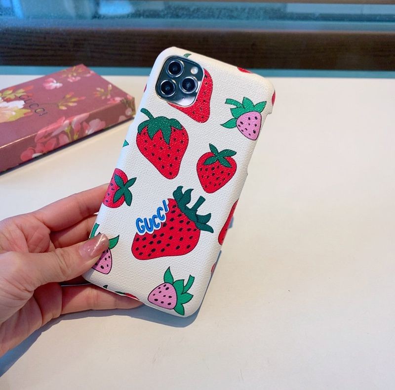 Love at first sight? Fake Gucci strawberry case for iPhone GG Supreme guz33808