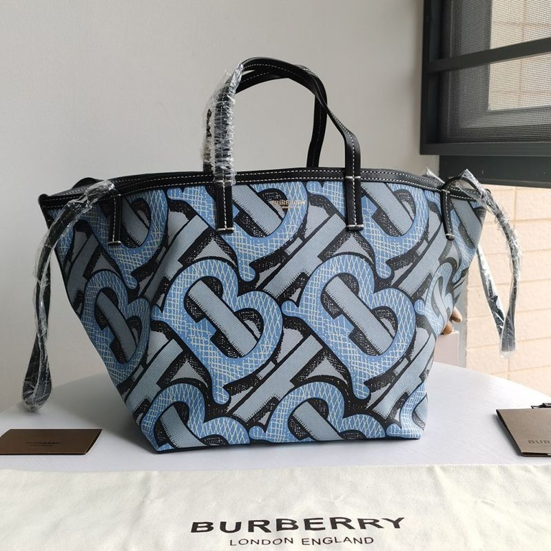 New Burberry Tote Bag on Sale - Replica Medium Check Canvas Beach Tote Baj91972