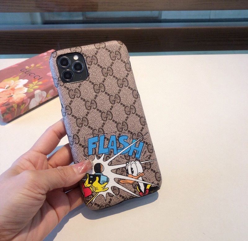 New spring Gucci Disney collaboration Donald Duck iPhone case fake gur94841