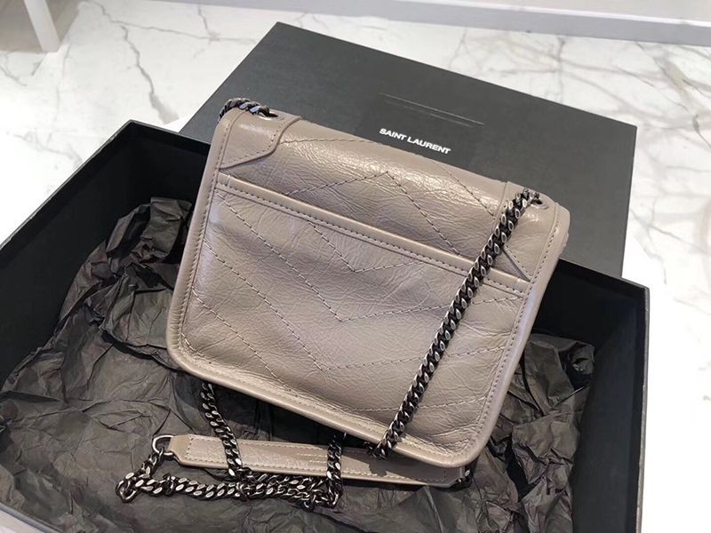 Sold out Saint Laurent Shoulder Bag Replica Niki Chain Wallet Small 5831030EN04