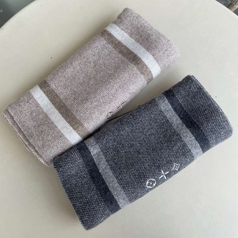 Louis Vuitton Men's Cashmere Tassel Scarf Replica vur99682 Sold Out