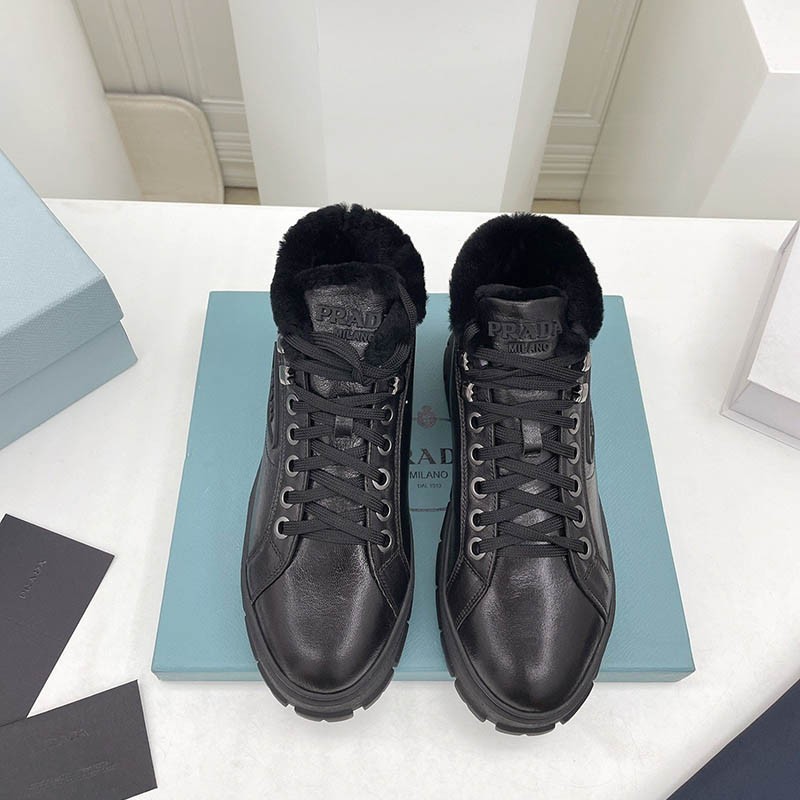 Eye-catching color Prada ☆ Double wheel sneakers fake puk81242