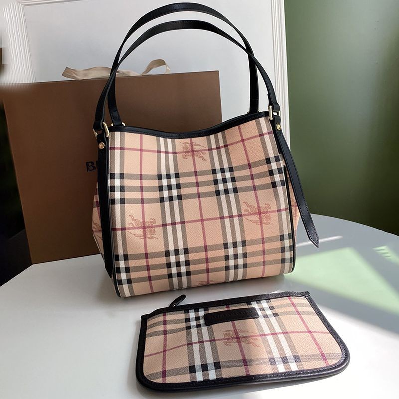 Love at first sight? Burberry ASHBY Medium Bucket Bag Replica Ban22794