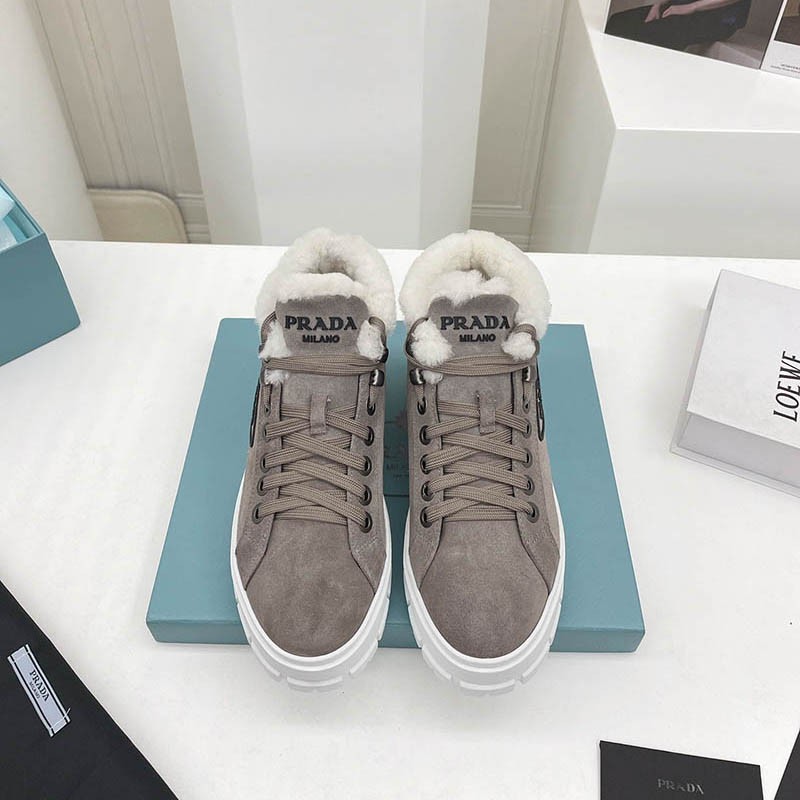 Classic Prada Double Wheel Sneakers Replica pup44435 Classic Prada Double Wheel Sneakers Replica pup44435