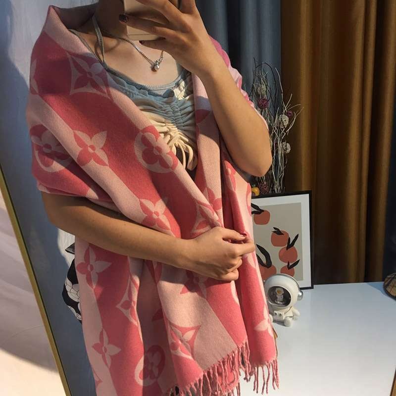 Rare Louis Vuitton Cashmere Tassel Scarf Replica vuj46626