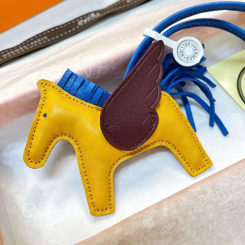 Very popular!! New color Hermes Rodeo Pegasus fake charm erh62309