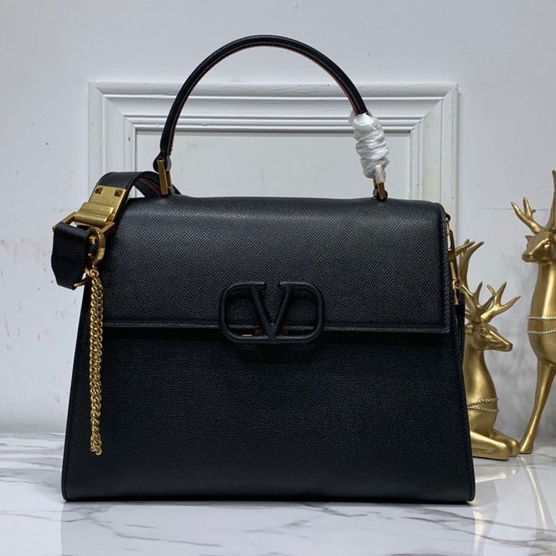 [Not available in Japan] Valentino fake shoulder bag popular ★ V sling calfskin mini handbag Vuq88170