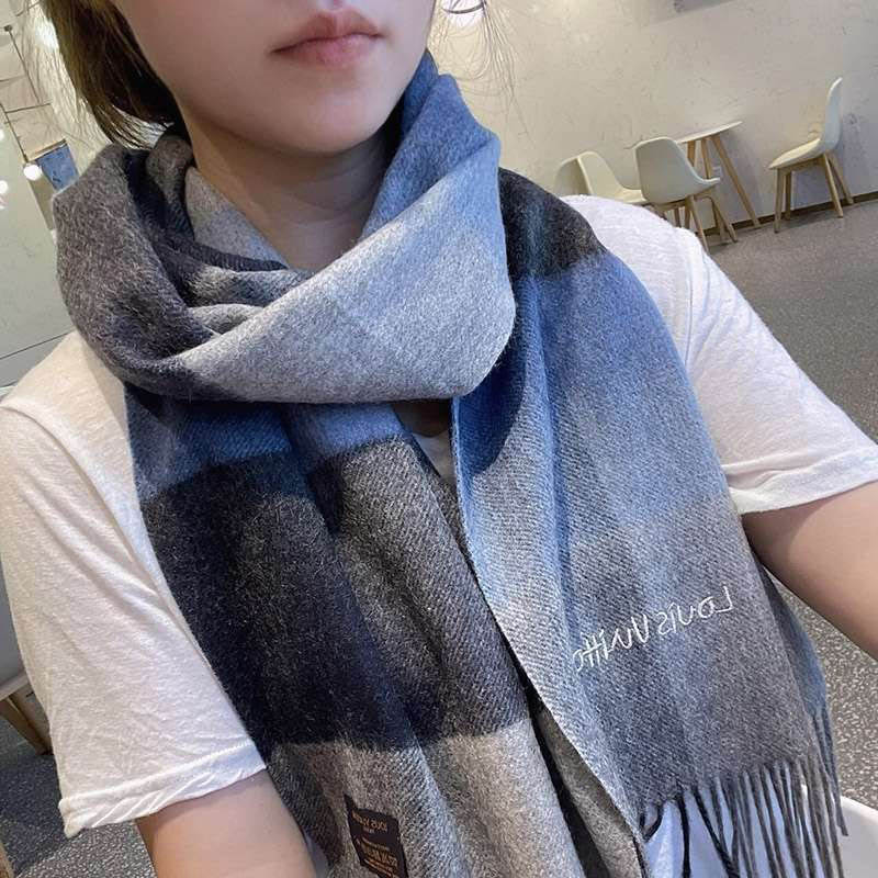 Warm? Louis Vuitton Cashmere Tassel Scarf Replica vub01396
