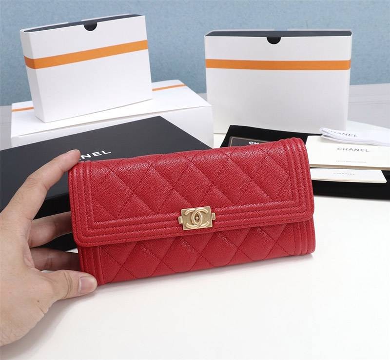New sale item, rare Chanel caviar bi-fold flap long wallet, Copyboy Chanel A80286
