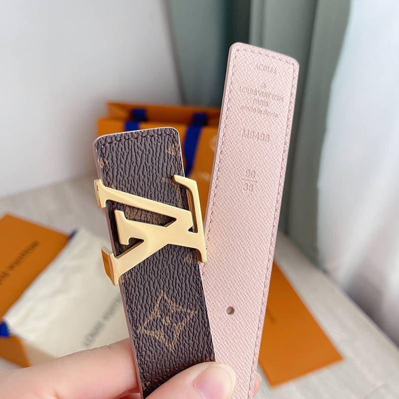 Love at first sight? Louis Vuitton Santur? LV Iconic replica 30MM reversible belt vud49426