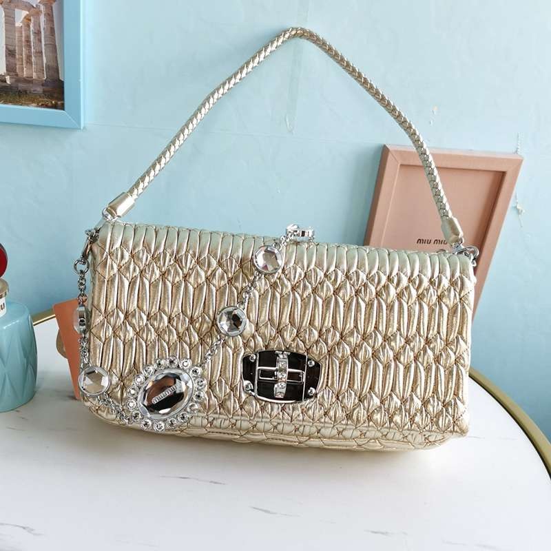 [Not available in Japan] Miu Miu Crystal Chain Fake? Matelasse Shoulder myi82580