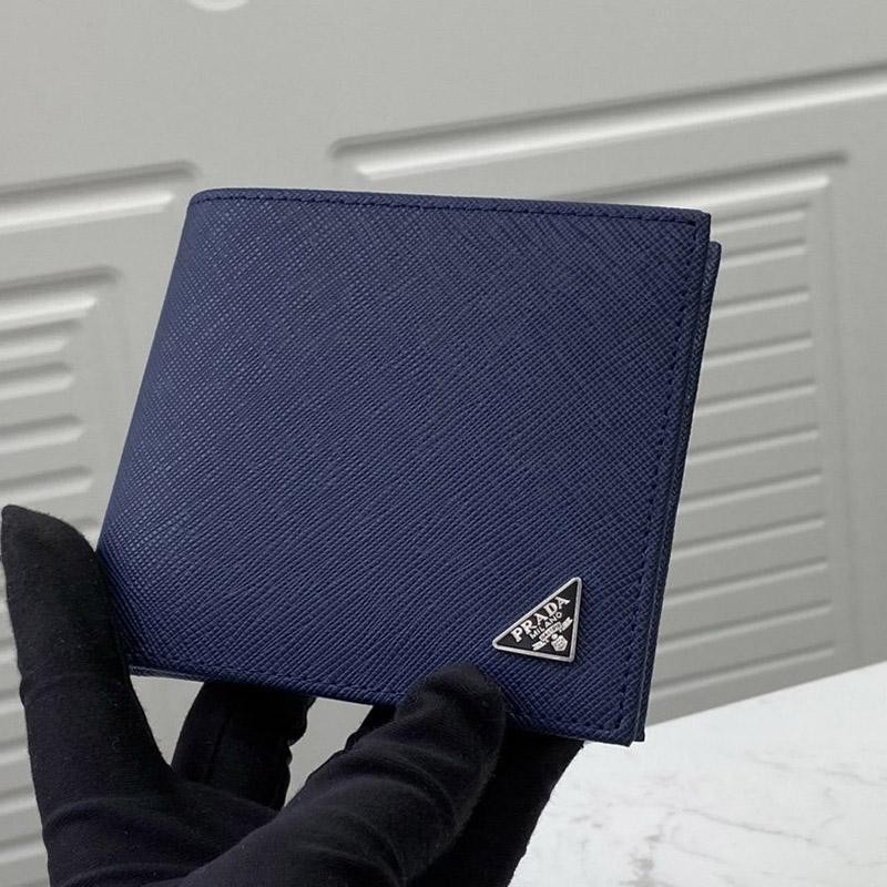 First come, first served? Prada leather folding wallet replica puz73381