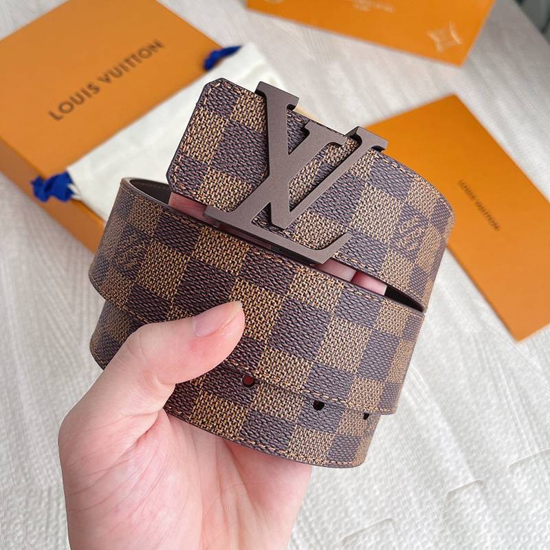 Battle for Louis Vuitton Santur? LV Initials Replica 40MM Reversible Belt vuu44214