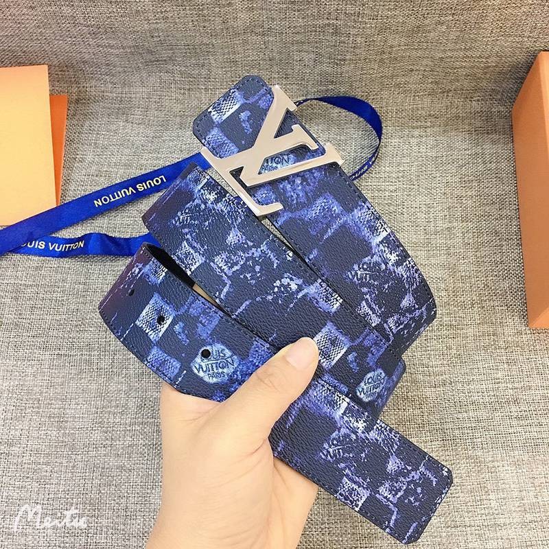 ★Popular in Japan! Louis Vuitton Replica Santur LV Initial 40MM Reversible Belt vuw90599