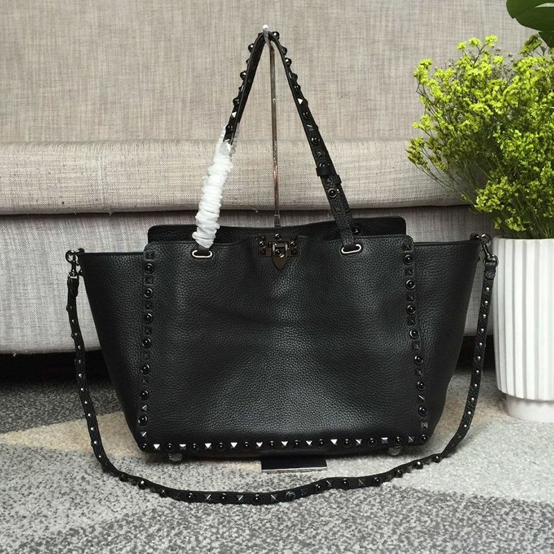 Hard to find ★ Valentino tote bag copy ★ Calfskin medium Rockstud bag Vun89155