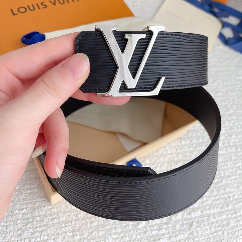 No. 1 in cumulative sales! Louis Vuitton Santur LV Initial Replica 40MM Belt vud82429