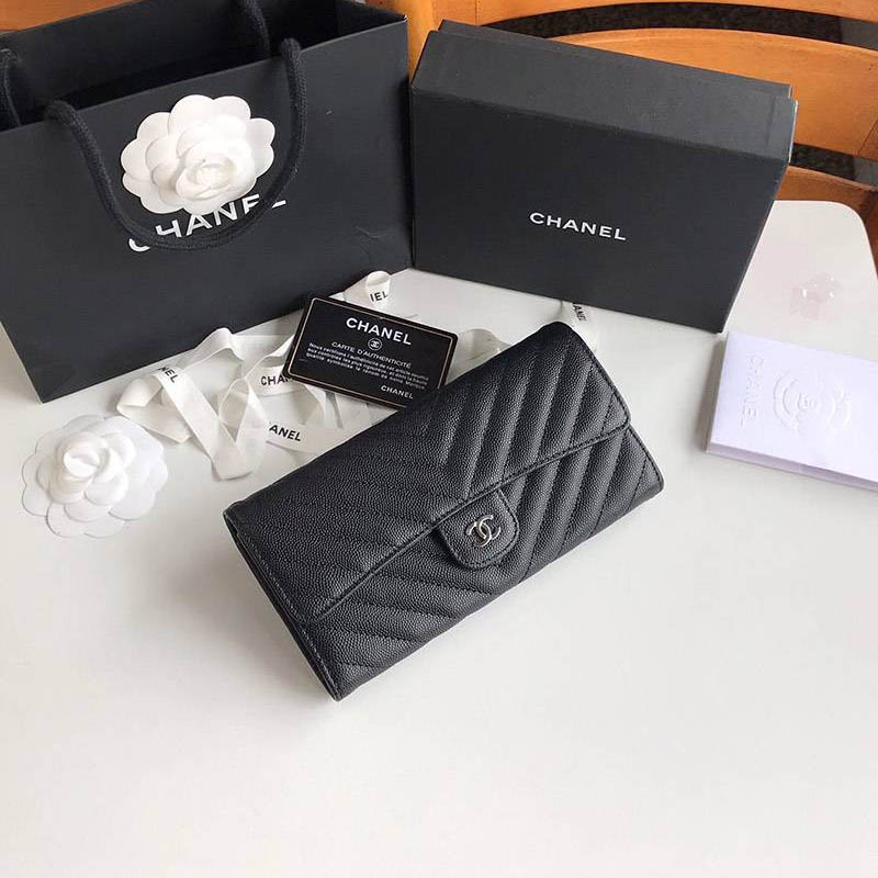 Rare limited edition Chanel bi-fold flap long wallet caviar sho32812