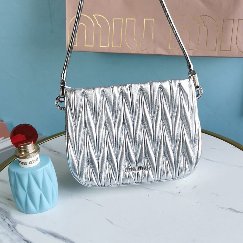 Very popular! Miu Miu fake matelasse nappa leather bag myb32096 Very popular! Miu Miu fake matelasse nappa leather bag myb32096