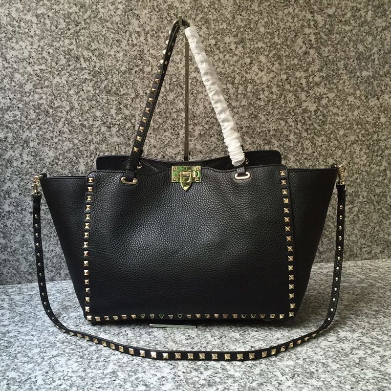 New Sale ★ Valentino Tote Bag Replica ★ Calfskin Medium Rockstud Bag Vuz12797