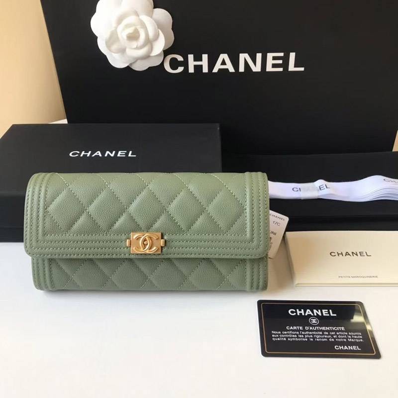 Rare Chanel Caviar Bi-fold flap long wallet Copyboy Chanel shc96709