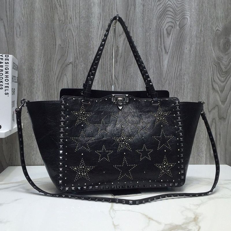 Not available in Japan ★ Valentino Tote Bag Replica ★ Calfskin Medium Rockstud Bag Vup50998 Not available in Japan ★ Valentino Tote Bag Replica ★ Calfskin Medium Rockstud Bag Vup50998