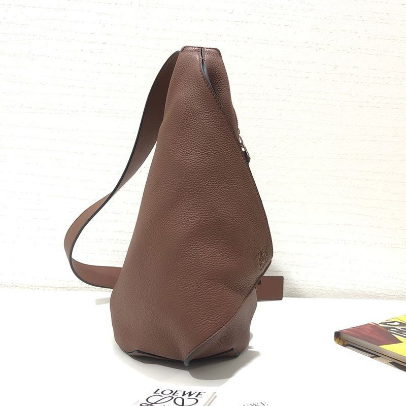 The most popular Loewe shoulder bag replica Anton Sling in calfskin loq04626