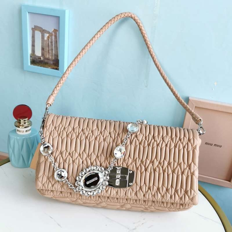 No. 1 in cumulative sales! Miu Miu Crystal Chain Copy? Matelasse Shoulder myr43258