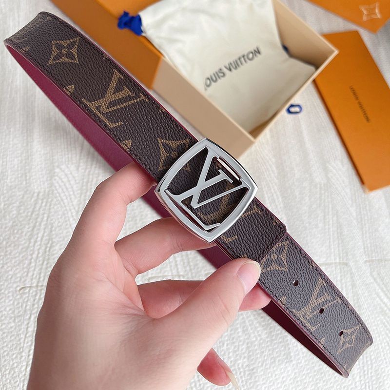Love at first sight? Louis Vuitton Santur? LV Square replica 30MM reversible belt vuc20014