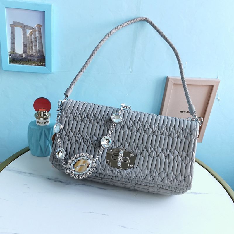 Extremely rare! Miu Miu replica crystal chain/matelassé shoulder bag myw18006