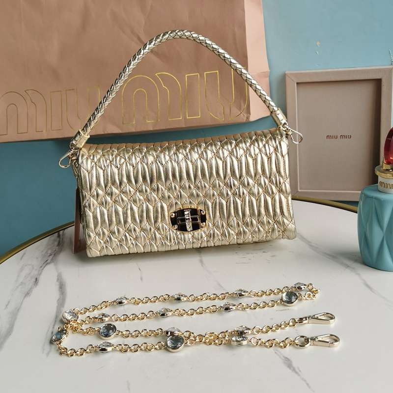 Very popular! Miu Miu replica crystal chain/matelassé shoulder bag myl34660