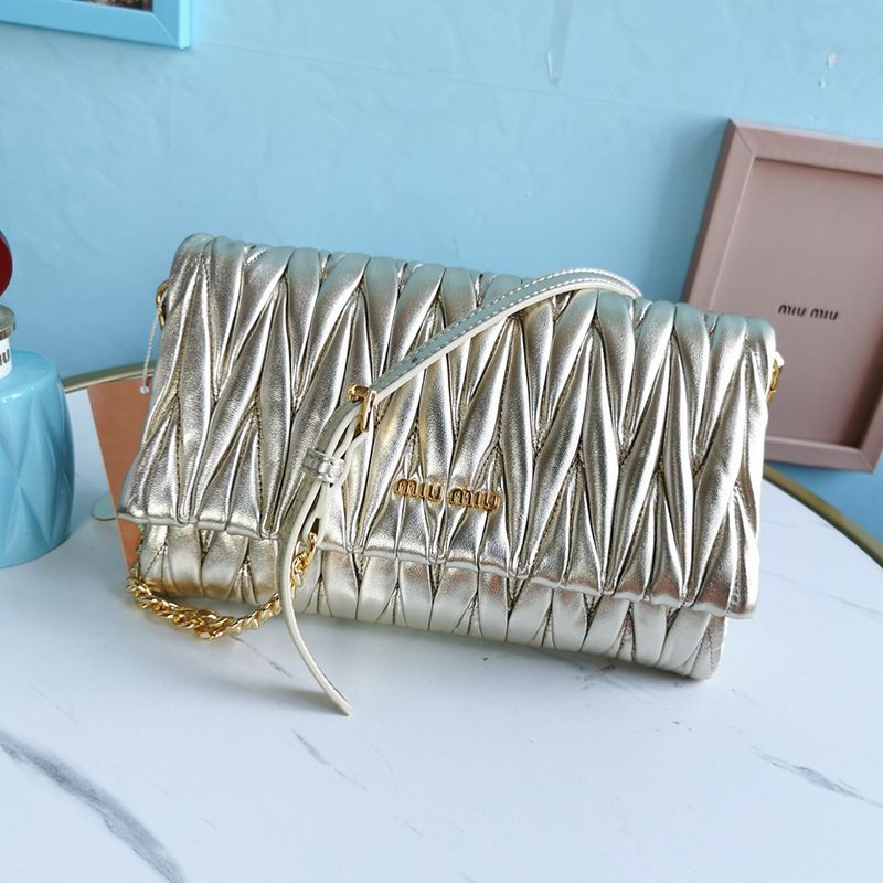 No. 1 in cumulative total sales! Miu Miu fake matelasse nappa leather bag myh53527