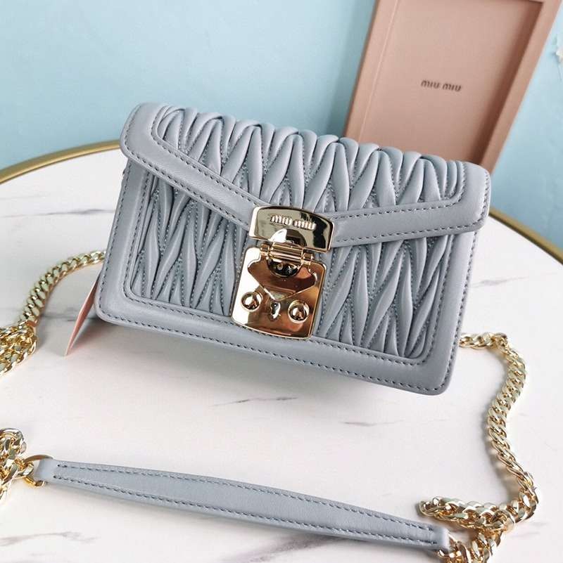 Cute Miu Miu Matelasse Replica *Mini Pouch with Strap myh84453 Cute Miu Miu Matelasse Replica *Mini Pouch with Strap myh84453
