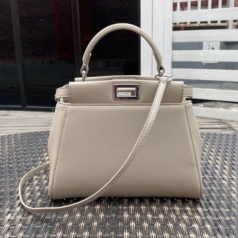 Love at first sight? Fendi Peekaboo replica mini leather bag fej79104 Love at first sight? Fendi Peekaboo replica mini leather bag fej79104