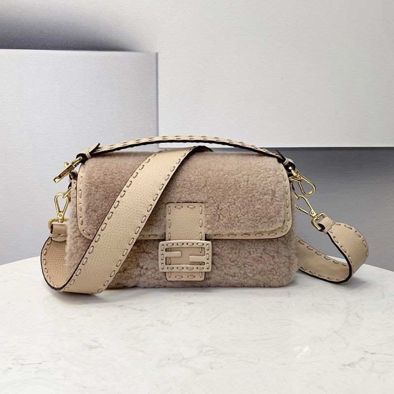 Very popular! Fendi Baguette Replica Sheepskin Bag fej60142 Very popular! Fendi Baguette Replica Sheepskin Bag fej60142
