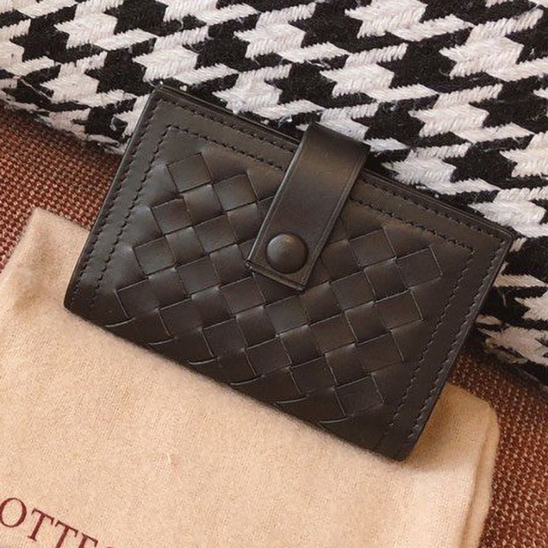 The Battle for Bottega Veneta Replica Intrecciato Bi-fold Wallet boq55575