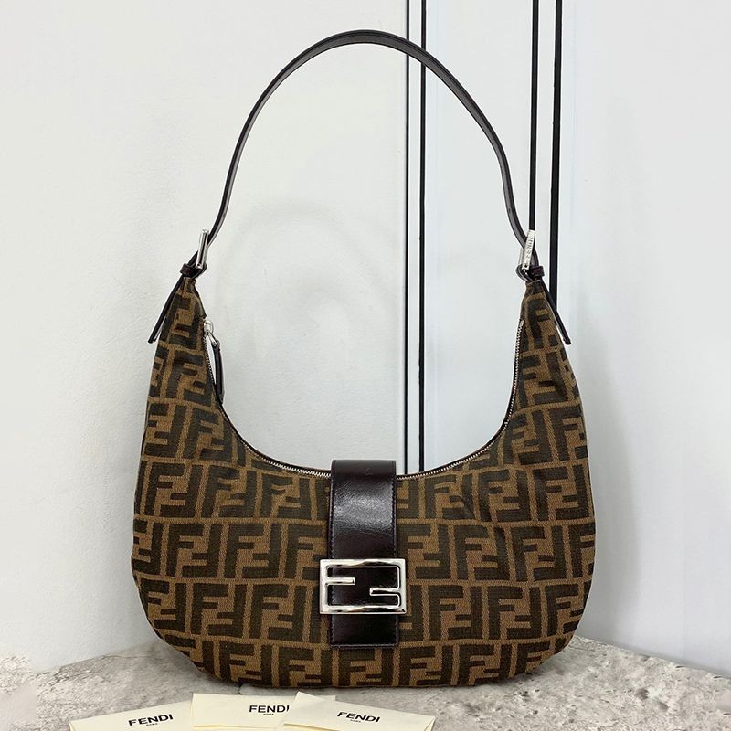 Fendi Underarm Bag Replica not available in Japan fen97638